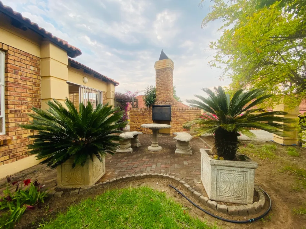 Townhouse to rent in Signal Hill, Newcastle - 1NW1756436 Townhouse to rent in Signal Hill, Newcastle - 1NW1756436
