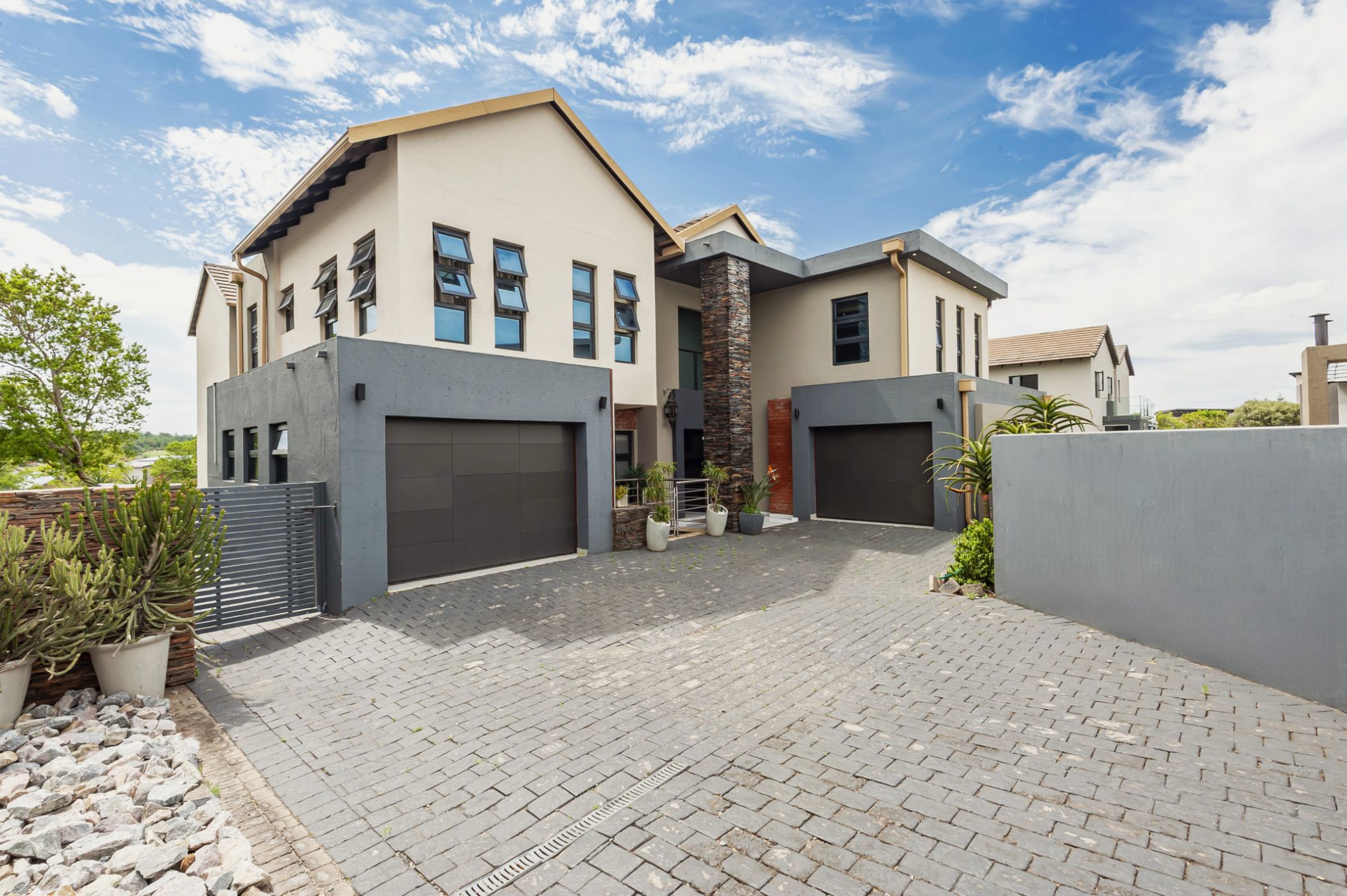Double-storey house for sale in Copperleaf - 1CU1755793