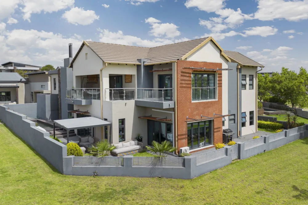 Double-storey house for sale in Copperleaf - 1CU1755793 Double-storey house for sale in Copperleaf - 1CU1755793
