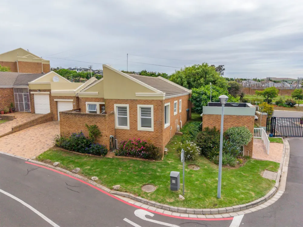 Single-storey retirement home for sale in D'Urbanvale - DBV1755308