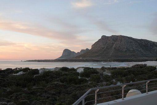 House to rent in Pringle Bay - KN1748306