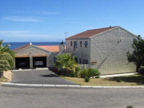 Double-storey house for sale in De Kelders - 1SW1729533 Double-storey house for sale in De Kelders - 1SW1729533