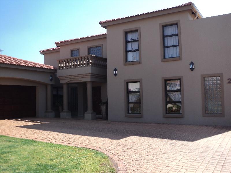 Golf estate house for sale in Moreleta Park - PT1740532