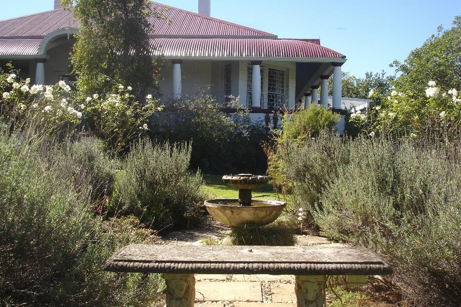Single-storey house sold in Kingswood - 1GC1727667