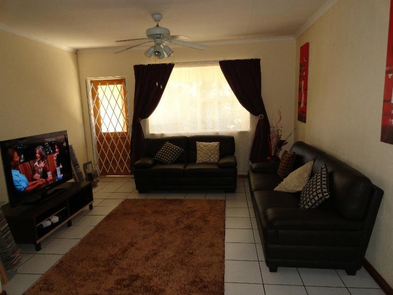 Apartment sold in North Riding - FW1744076
