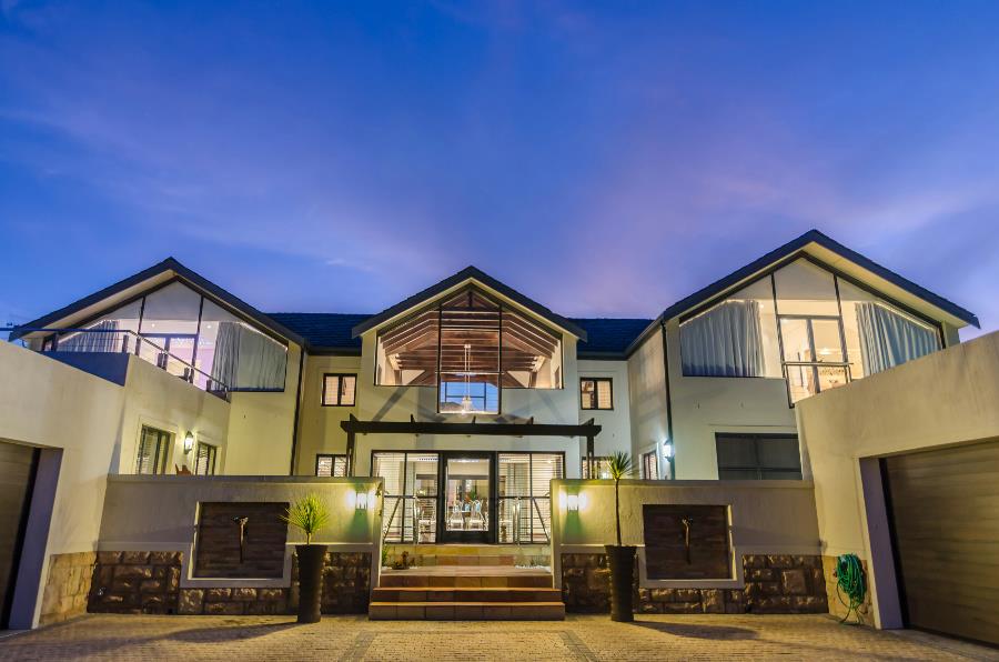 Double-storey house for sale in Atlantic Beach Estate - 1TV1730201