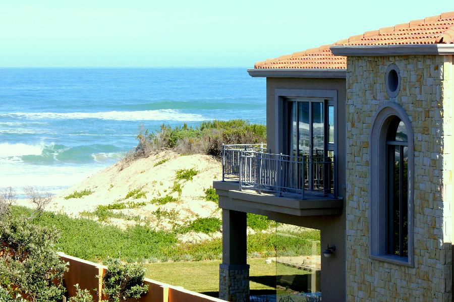 Double-storey house for sale in Myoli Beach - 1SH1730011