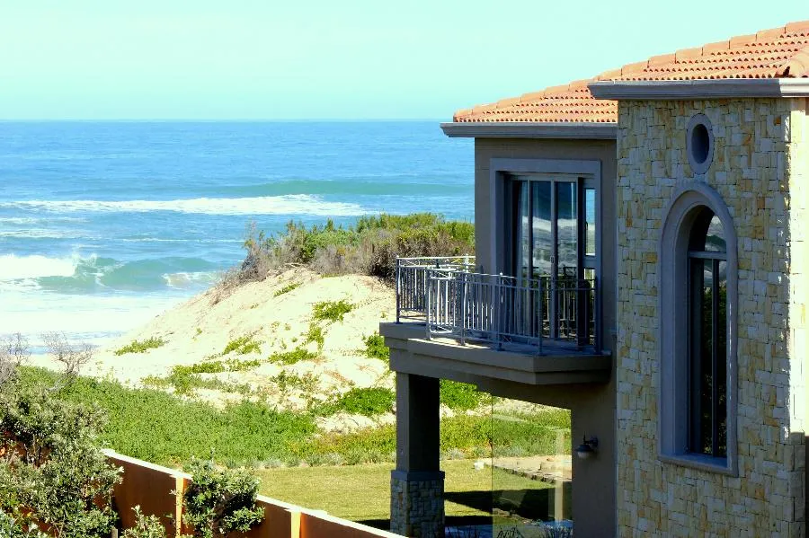 Double-storey house sold in Myoli Beach - 1SH1730011 Double-storey house sold in Myoli Beach - 1SH1730011