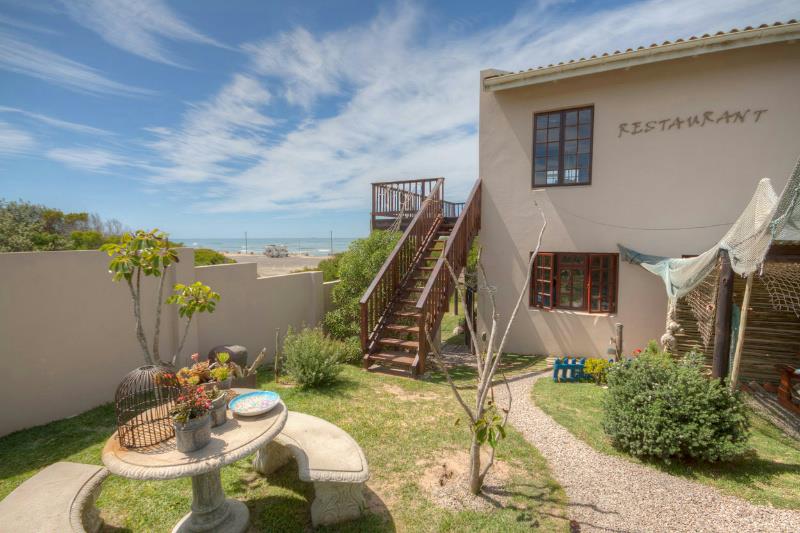 Double-storey house for sale in Cannon Rocks - 1KO1537100