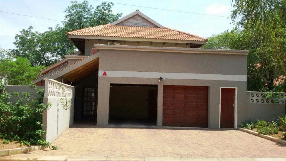 Security complex home to rent in Extension 11, Botswana - 3BO1743758 Security complex home to rent in Extension 11, Botswana - 3BO1743758
