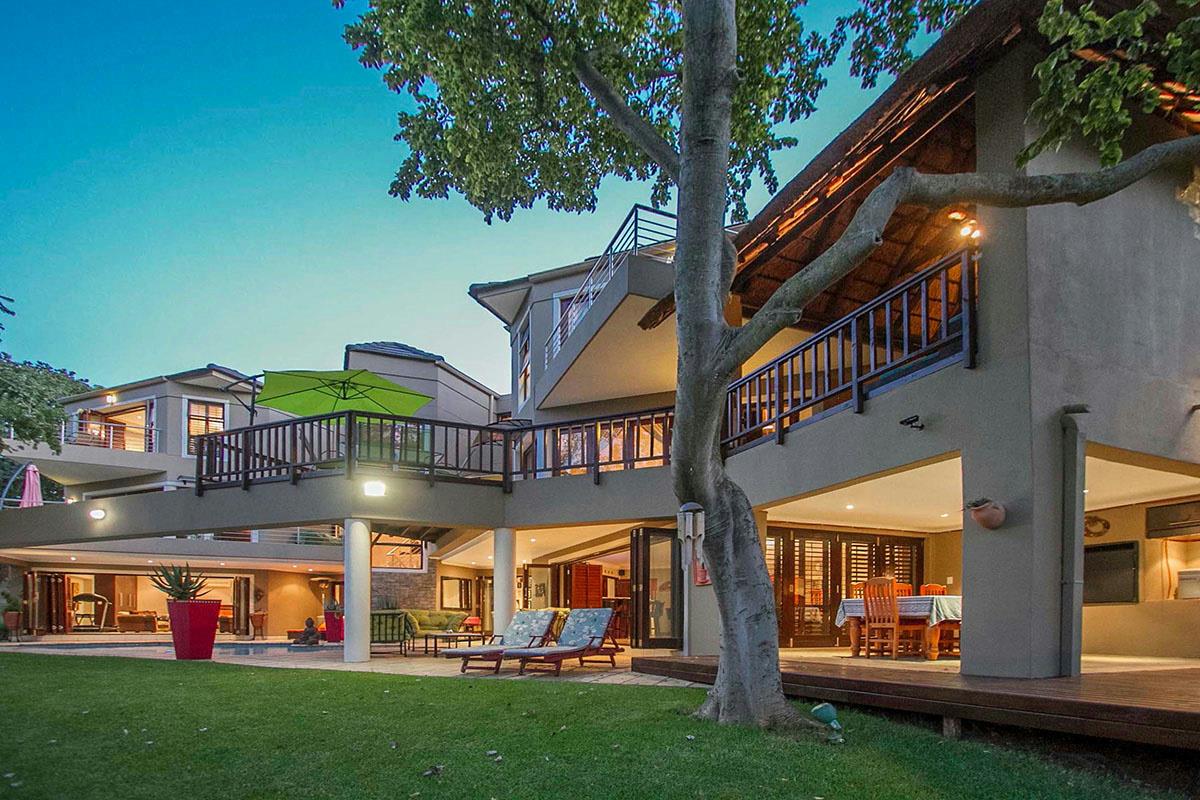 Security estate home for sale in Fourways Area - FW1696407