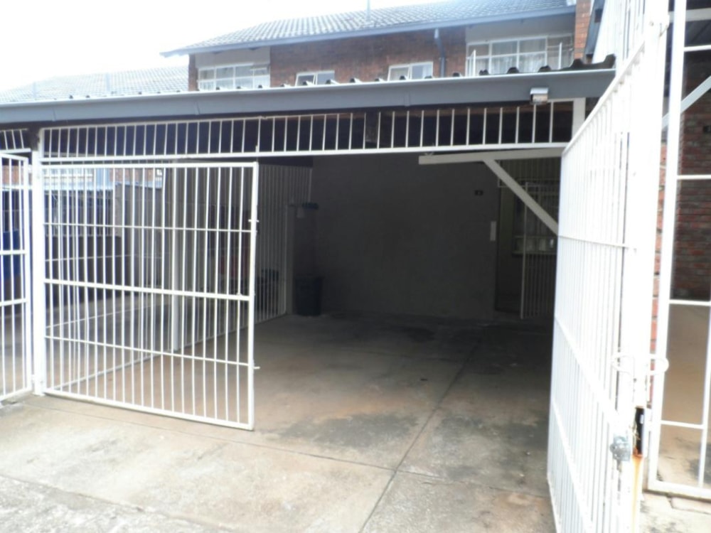 Townhouse for sale in Premierpark, Tzaneen - 1TA1736335 Townhouse for sale in Premierpark, Tzaneen - 1TA1736335