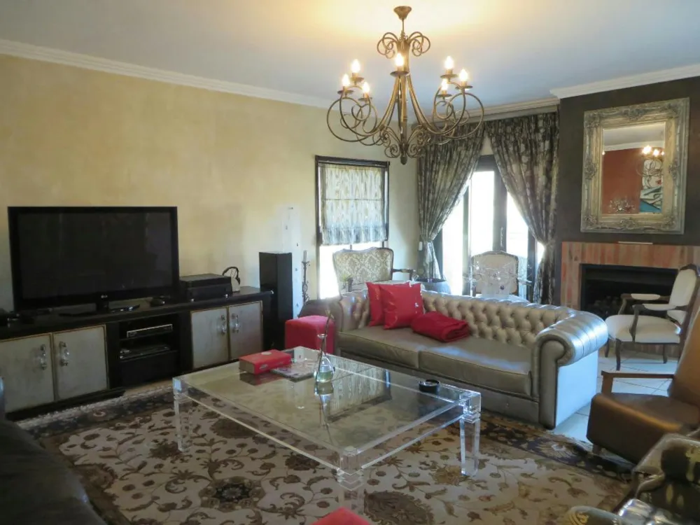 Security estate home sold in Estate D Afrique - 1HR1657215 Security estate home sold in Estate D Afrique - 1HR1657215