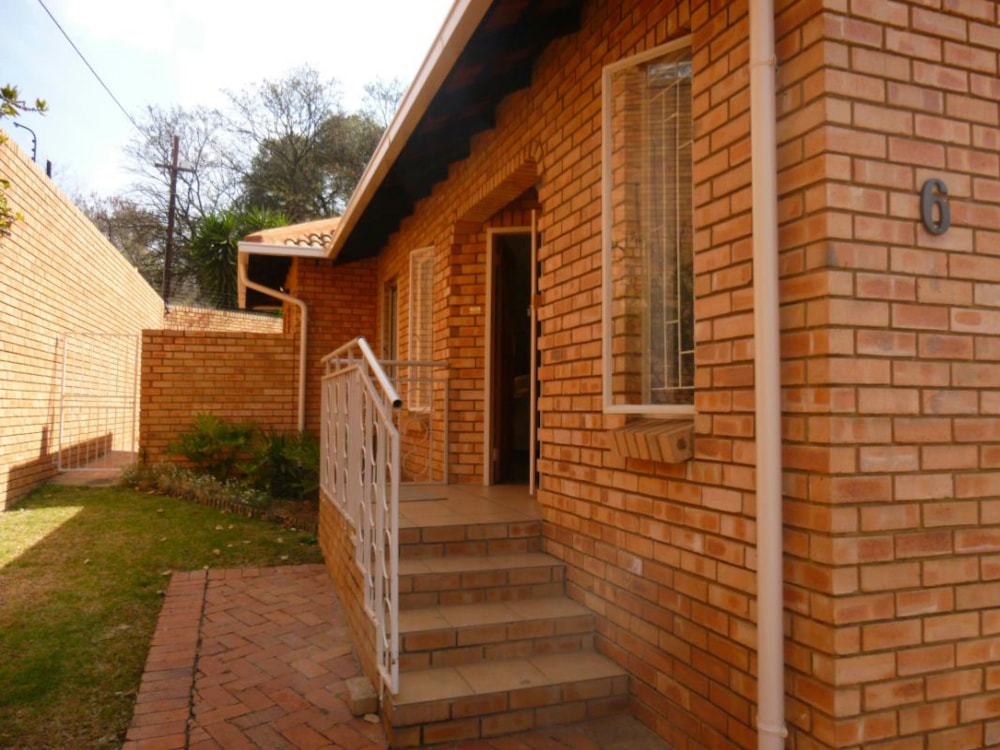 Townhouse let in Lynnwood Manor - PTL1703329 Townhouse let in Lynnwood Manor - PTL1703329