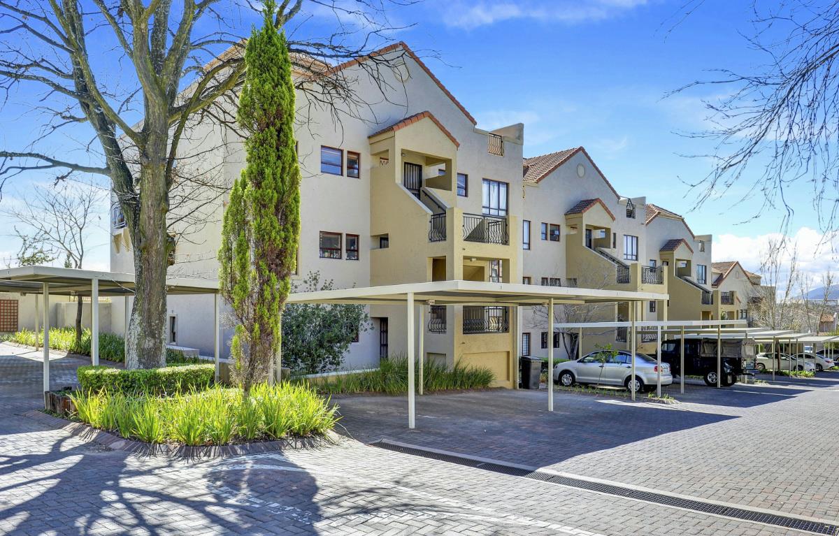 Penthouse apartment for sale in Strathavon - HP1741878