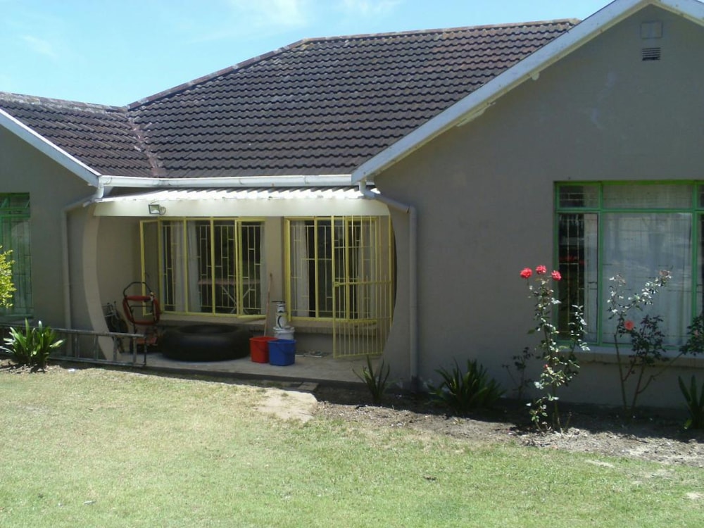 House for sale in Paradise Beach, Jeffreys Bay - 1JF1694079