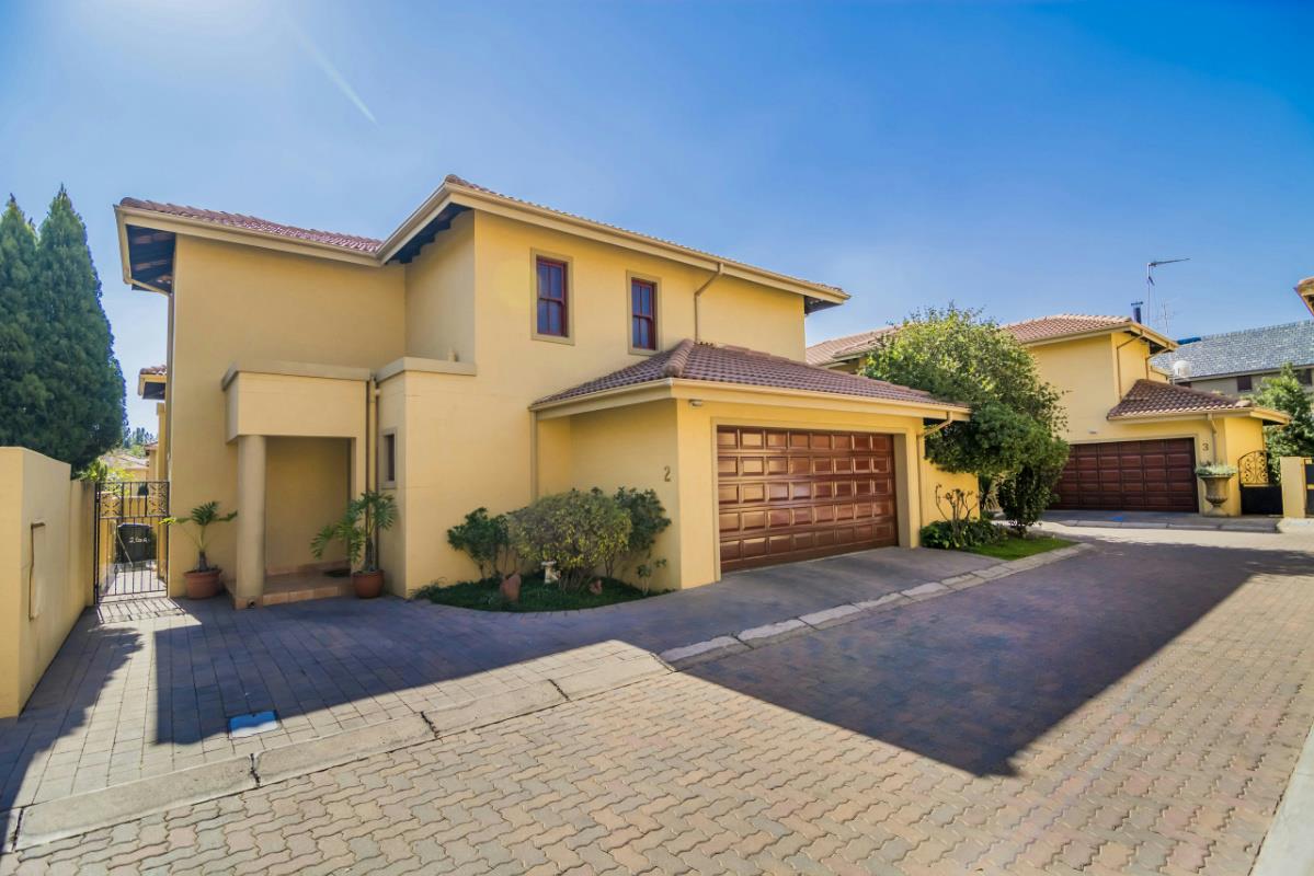 Double-storey cluster let in Stratford Gardens - FYL1706439