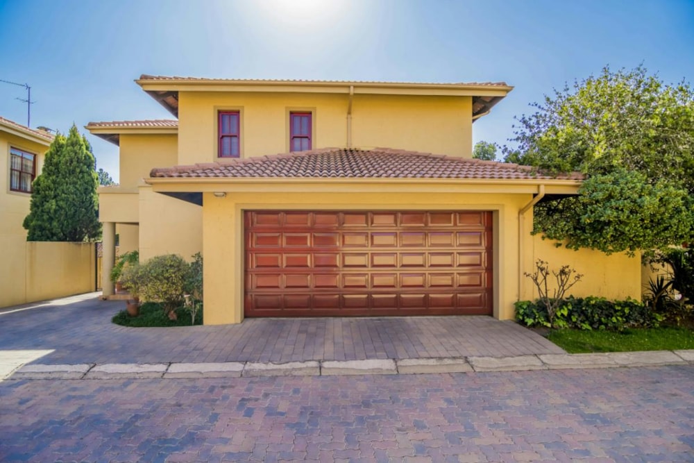 Double-storey cluster let in Stratford Gardens - FYL1706439 Double-storey cluster let in Stratford Gardens - FYL1706439