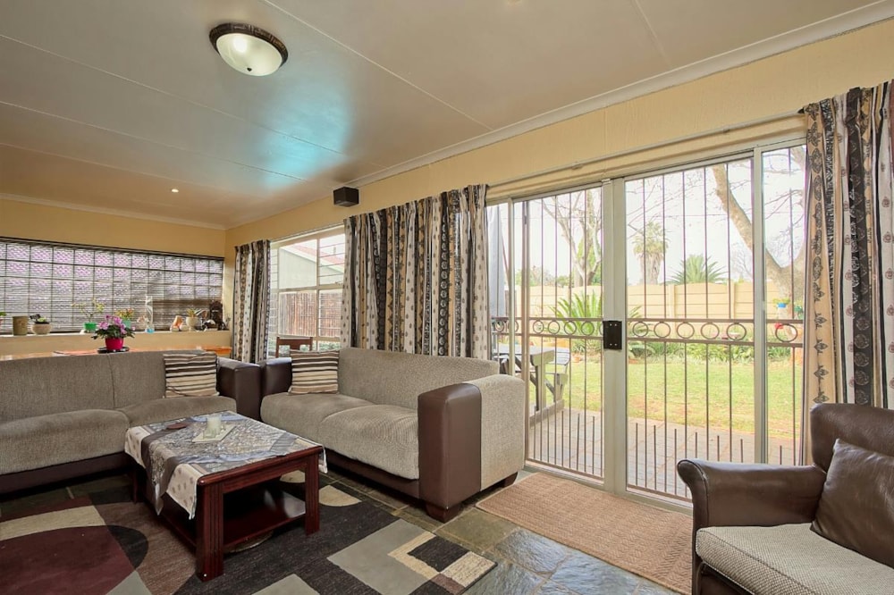 House for sale in Birch Acres - KTP1685790 House for sale in Birch Acres - KTP1685790