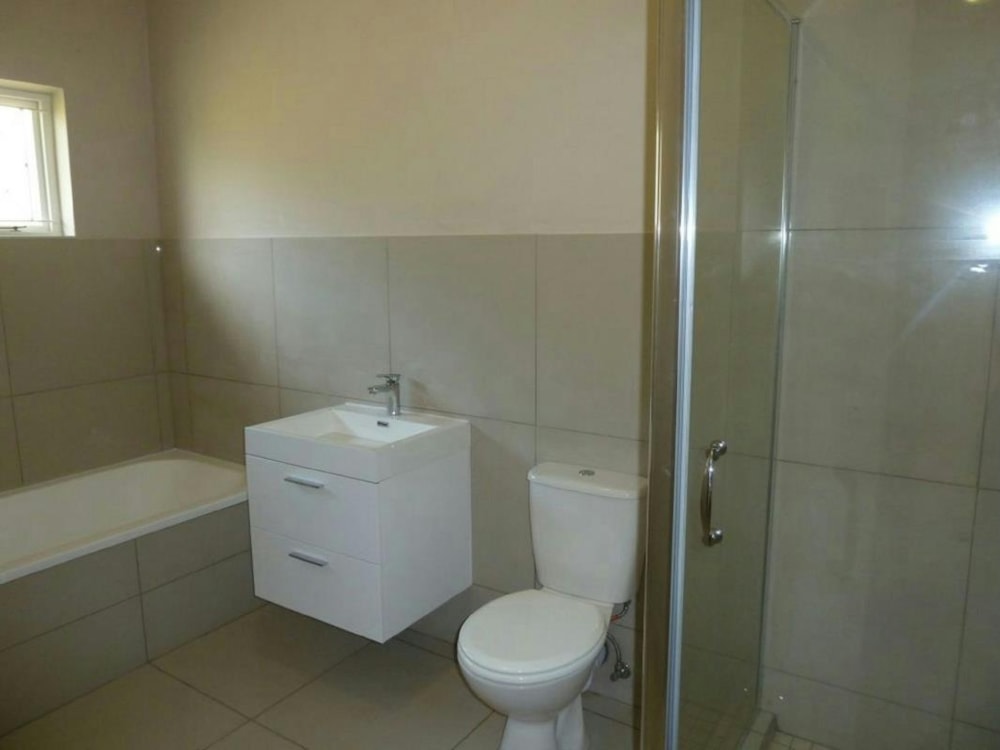 House for sale in Waterfall, Upper Highway - 1KF1646902