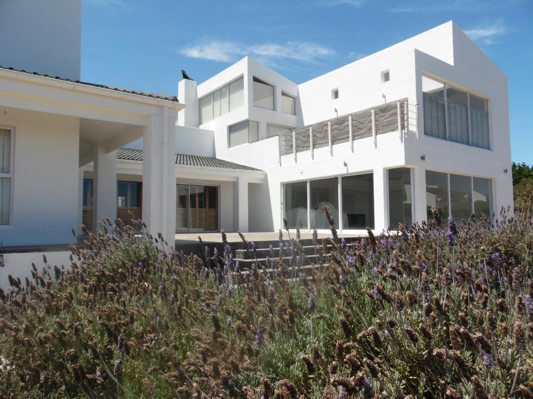 House for sale in Country Club - LA1735123