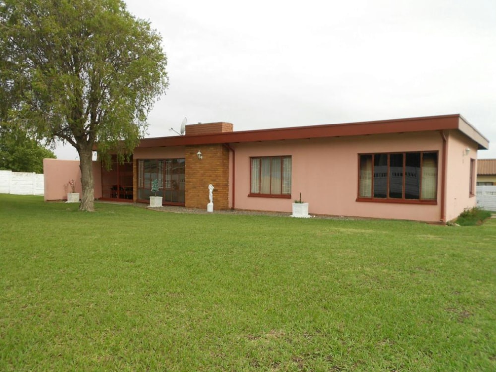 Single-storey house for sale in Amajuba Park - 1NW1696022 Single-storey house for sale in Amajuba Park - 1NW1696022