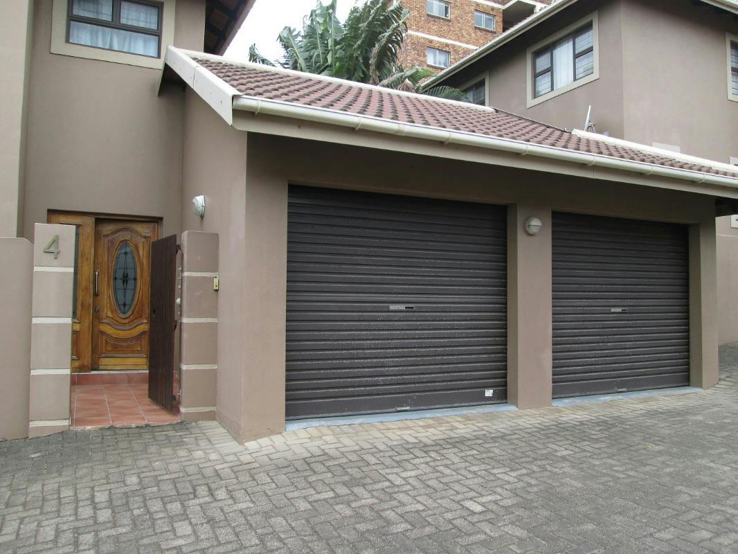 Security complex home for sale in Scottburgh - 1si1684125