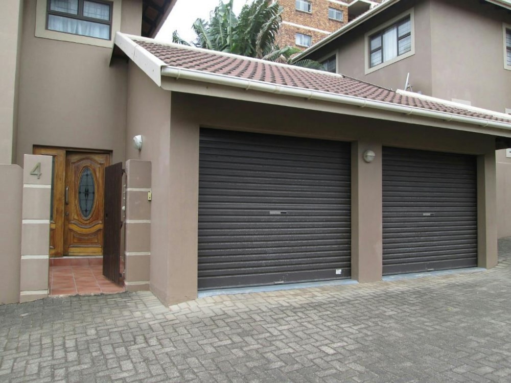 Security complex home for sale in Scottburgh - 1si1684125 Security complex home for sale in Scottburgh - 1si1684125