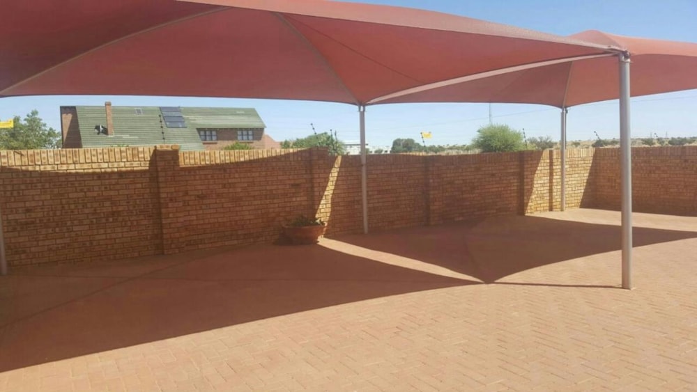 House to rent in Hillcrest, Kimberley - 1KJ1737463