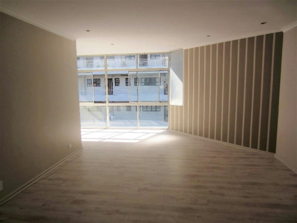 Bachelor apartment let in Sea Point - ASL1682039 Bachelor apartment let in Sea Point - ASL1682039