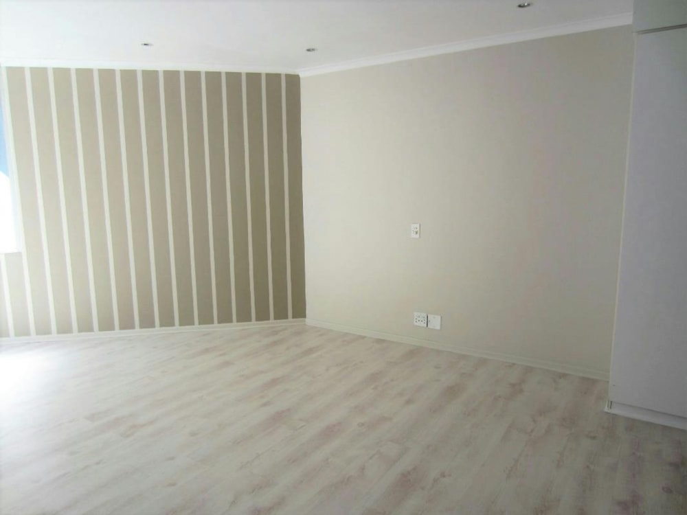 Bachelor apartment let in Sea Point - ASL1682039 Bachelor apartment let in Sea Point - ASL1682039