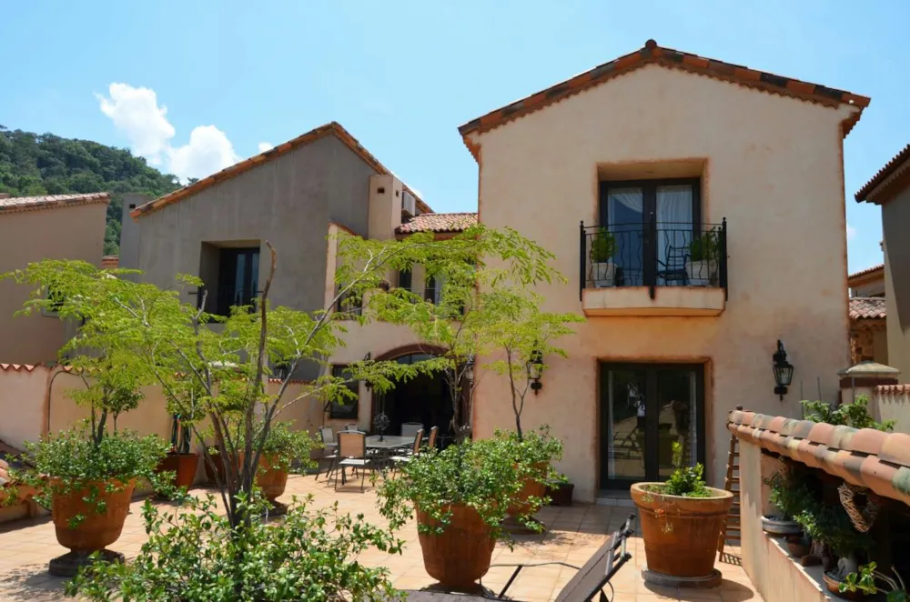 Townhouse for sale in Estate D Afrique - 1HR1713066 Townhouse for sale in Estate D Afrique - 1HR1713066