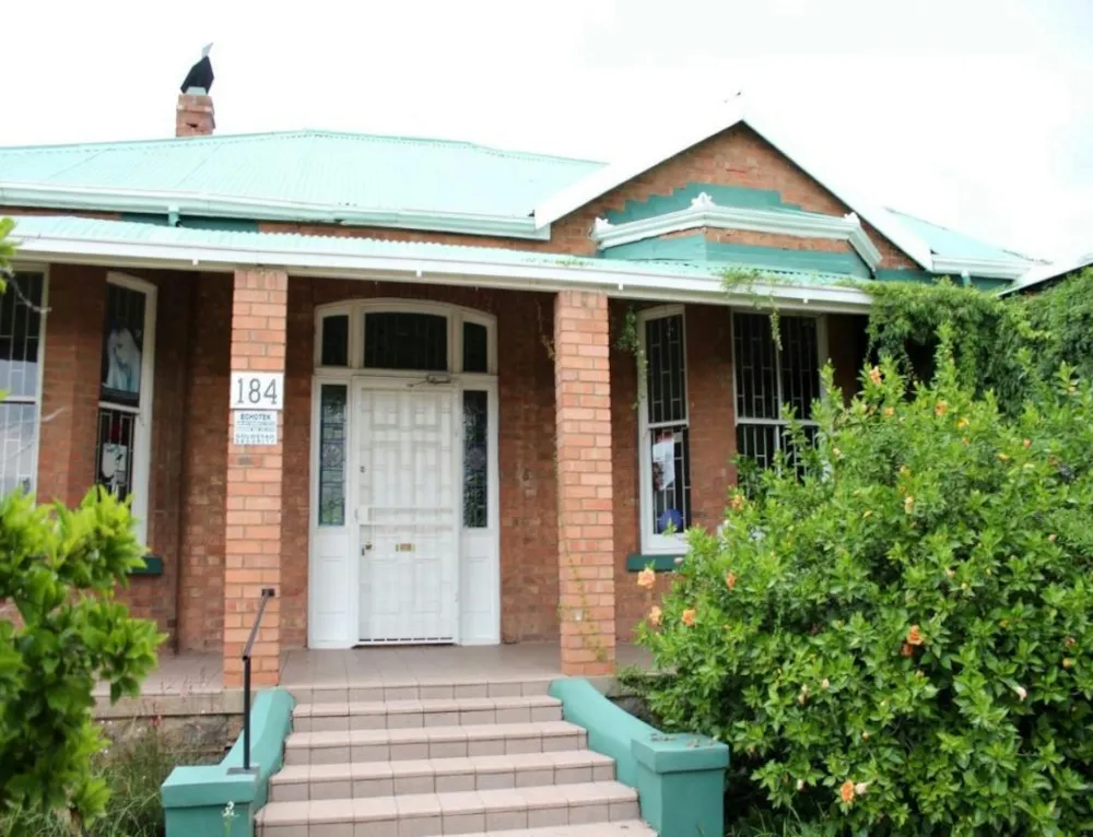 Commercial Building to rent in Memorial Road Area - 1KJ1755683