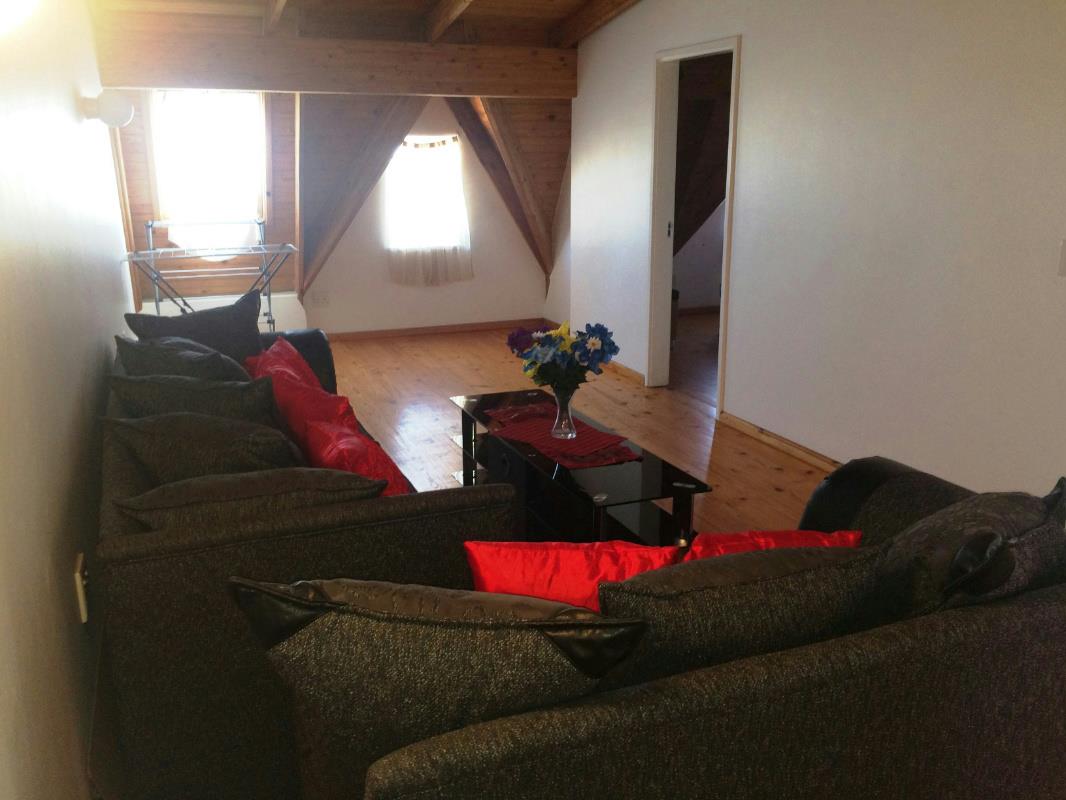 Multi-storey apartment let in Swakopmund, Namibia - 3NM1686163