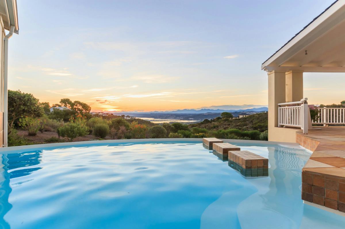 House for sale in Pezula Golf Estate - 1KG1700148