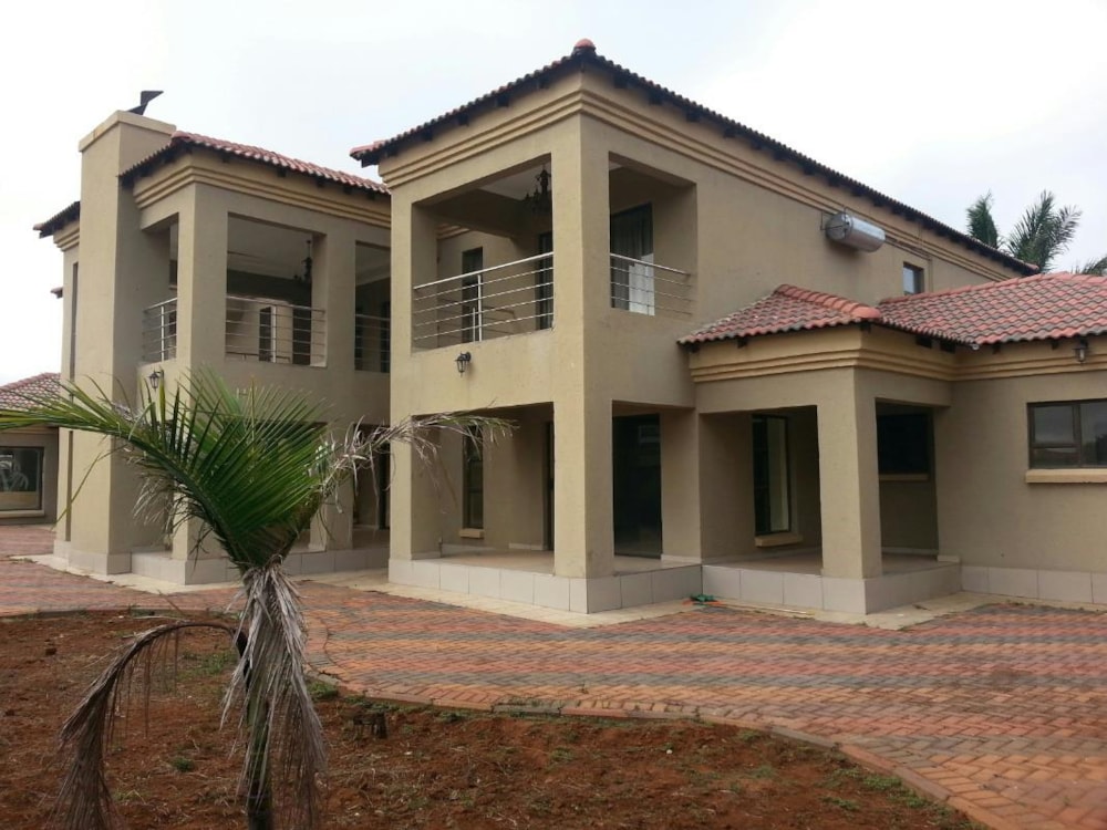 Double-storey house for sale in Serela View - 1PS1664557