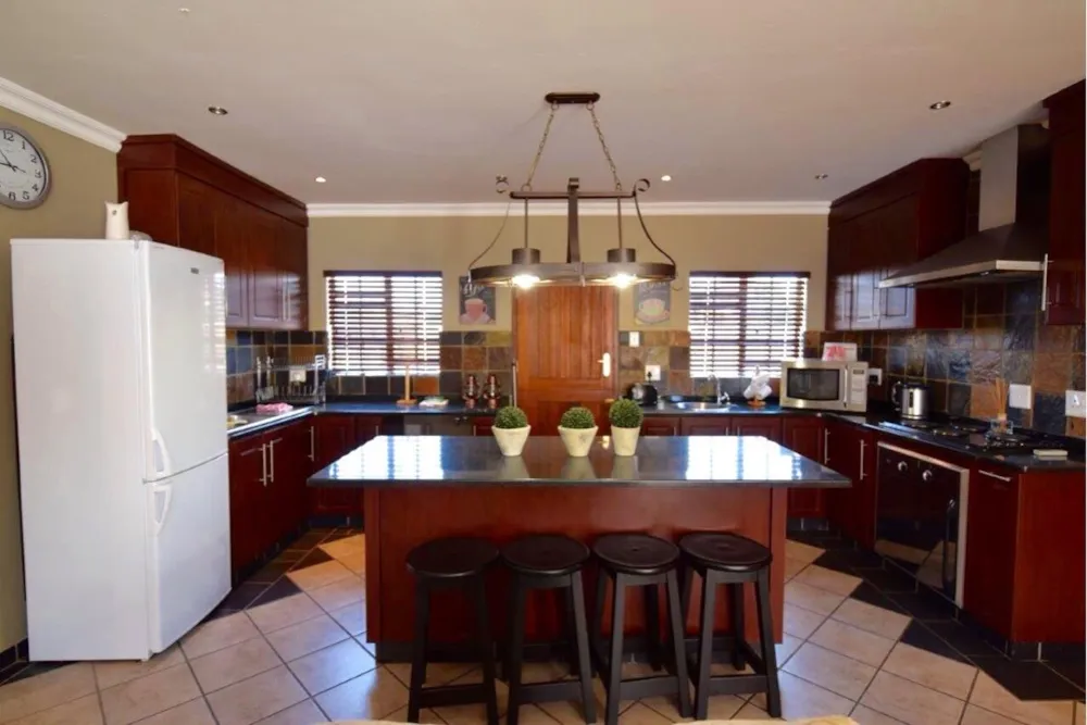 Townhouse for sale in John Vorster Park - 1EM1705038 Townhouse for sale in John Vorster Park - 1EM1705038