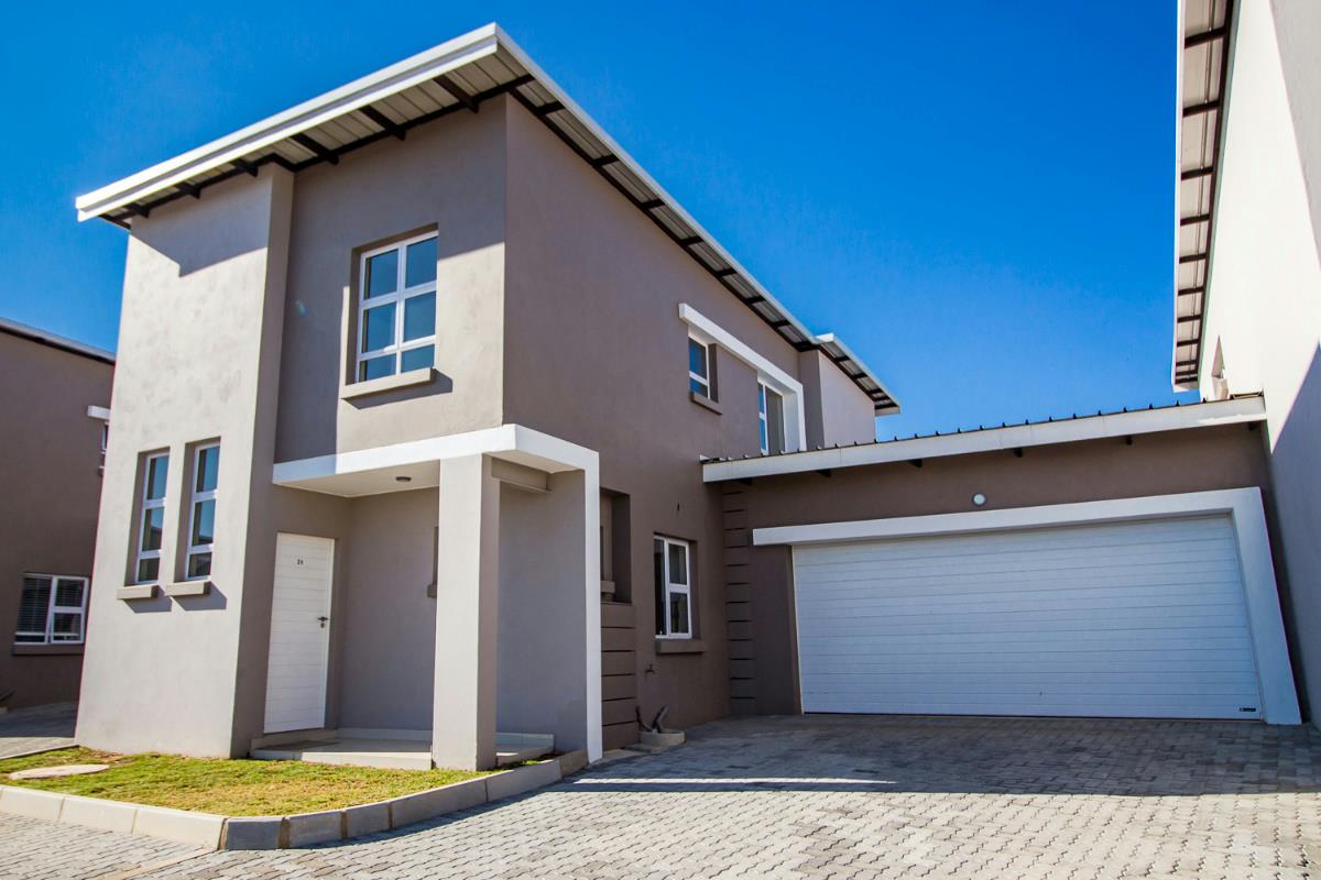 Townhouse for sale in Eagle Canyon Golf Estate - RAN1736563