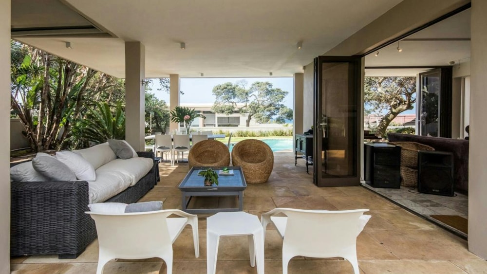 Double-storey house for sale in uMhlanga Rocks - 1ND1653085