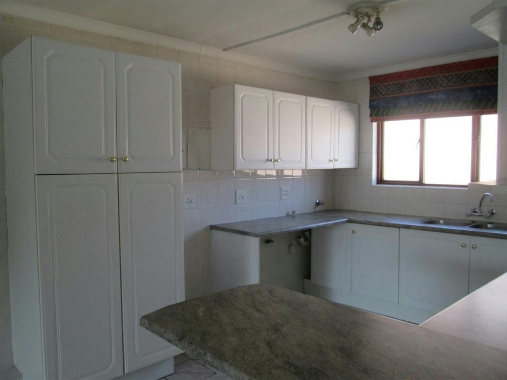 Apartment to rent in Greenside, Johannesburg - RAL1676636