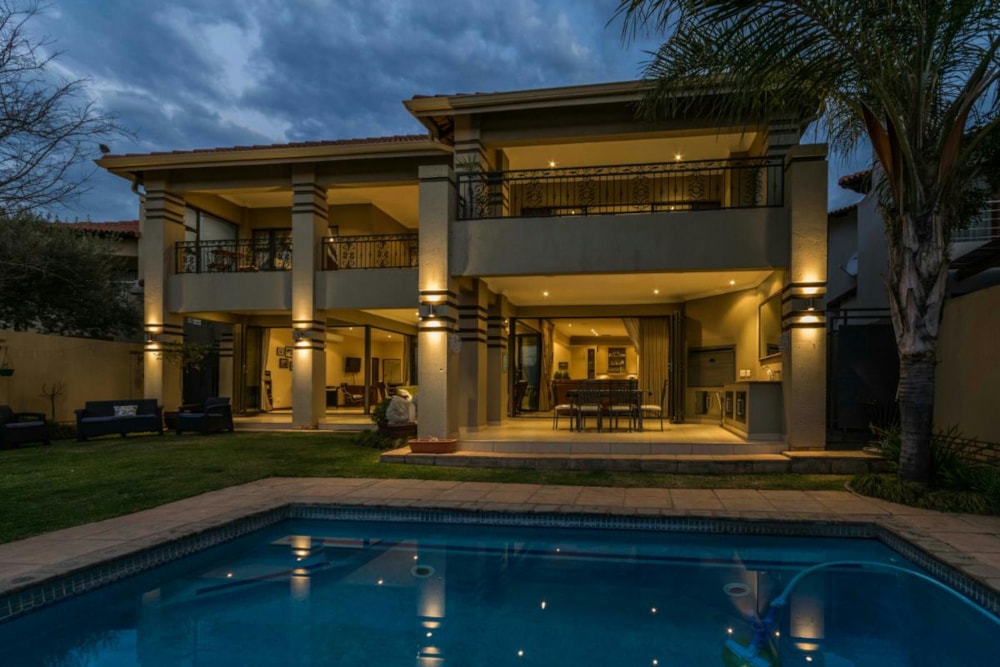 Double-storey house for sale in Pecanwood - 1HR1710989 Double-storey house for sale in Pecanwood - 1HR1710989