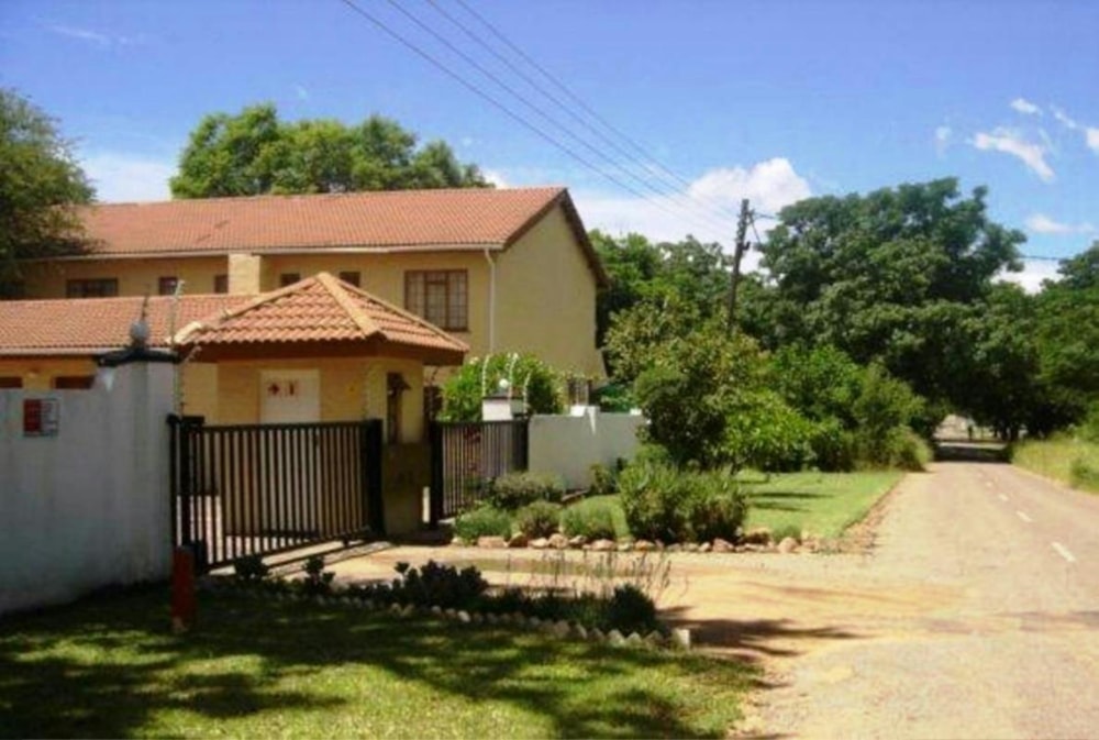 Townhouse to rent in Village, Botswana - 3BO1743046 Townhouse to rent in Village, Botswana - 3BO1743046