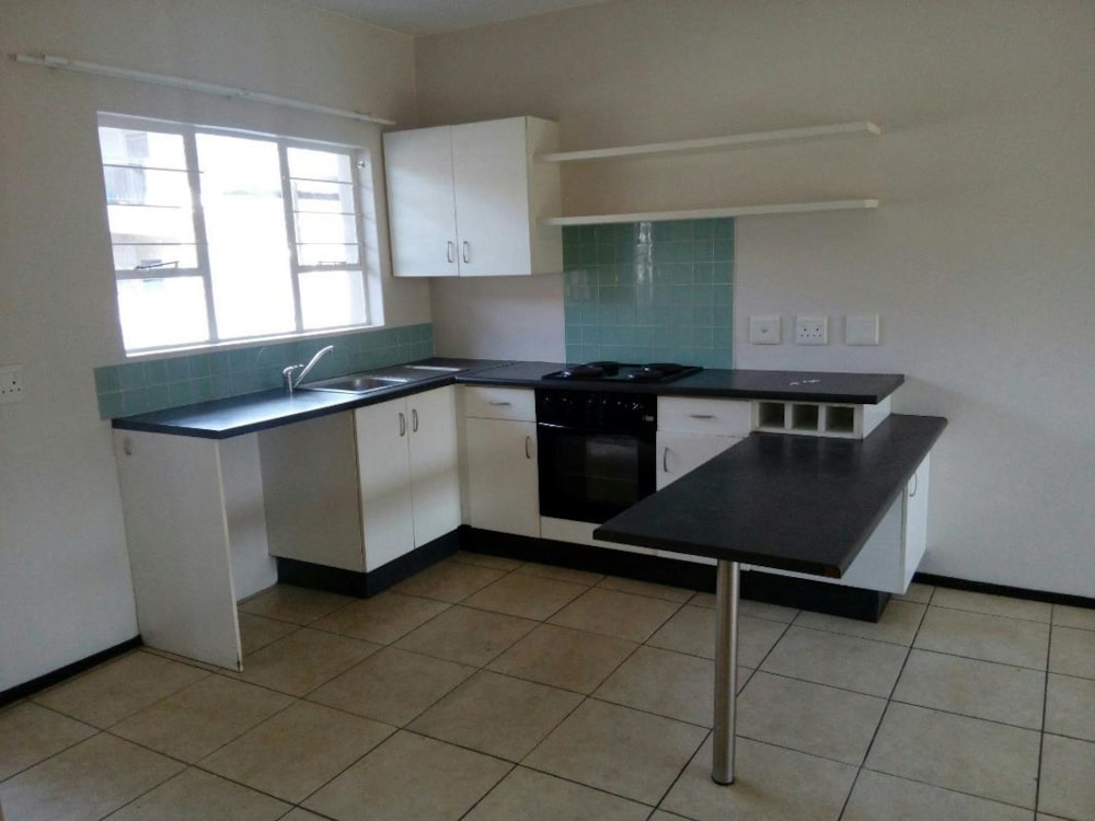 Townhouse let in Brenthurst - 1BJ1712083