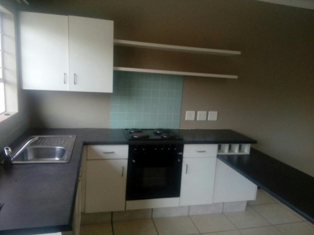 Townhouse let in Brenthurst - 1BJ1712083
