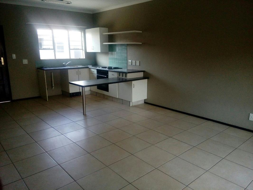 Townhouse let in Brenthurst - 1BJ1712083