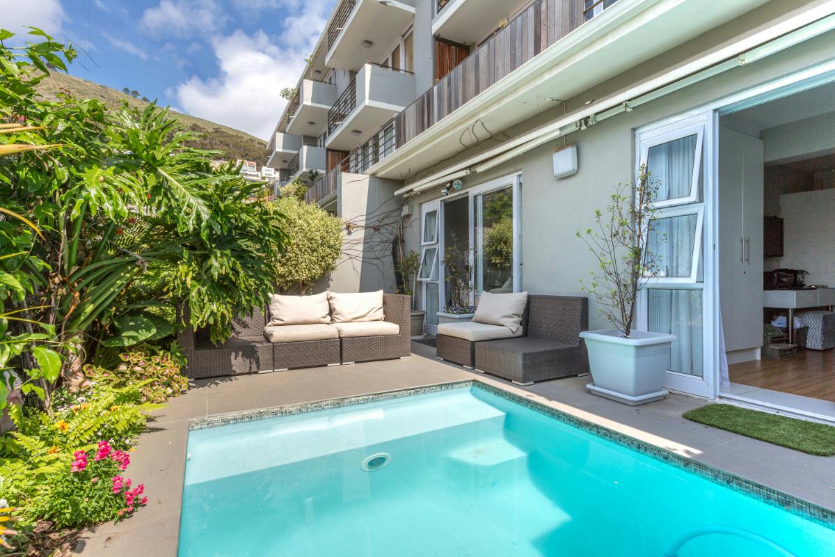Apartment for sale in Three Anchor Bay - AS1749857