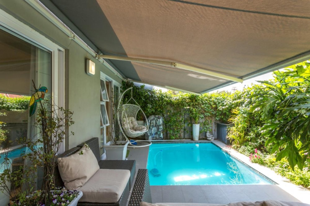 Apartment for sale in Three Anchor Bay - AS1749857