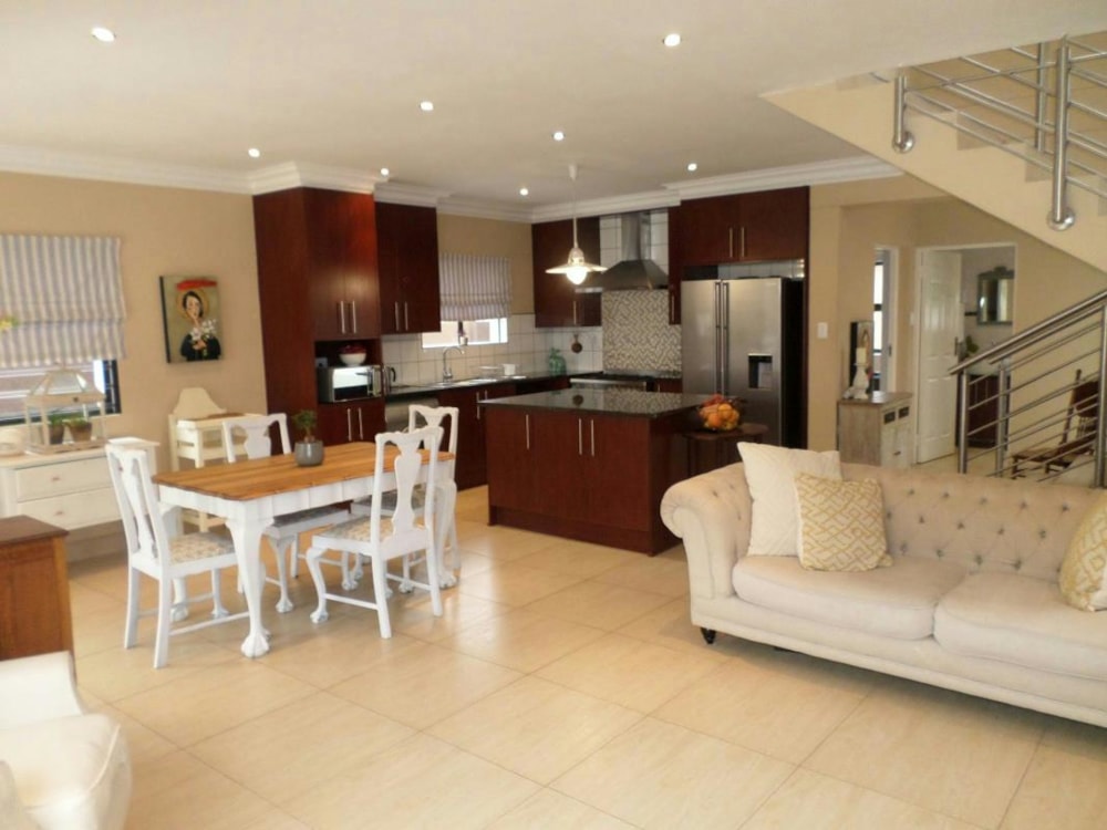 Townhouse sold in Hillside, Bloemfontein - 1BX1730296