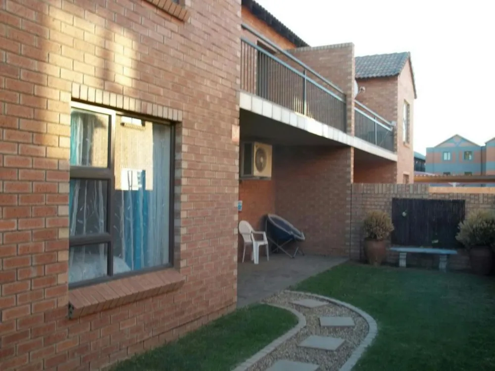 Townhouse let in Langenhovenpark - 1BX1719651 Townhouse let in Langenhovenpark - 1BX1719651