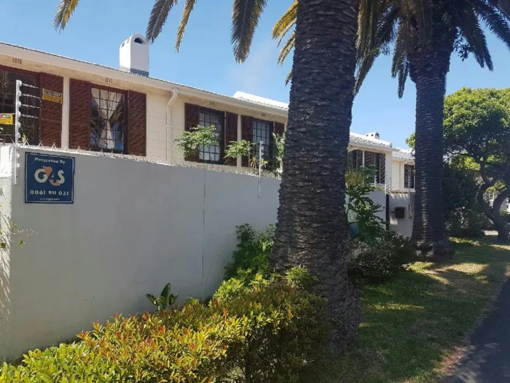 Townhouse let in Kenilworth, Cape Town - RBL1720389 Townhouse let in Kenilworth, Cape Town - RBL1720389